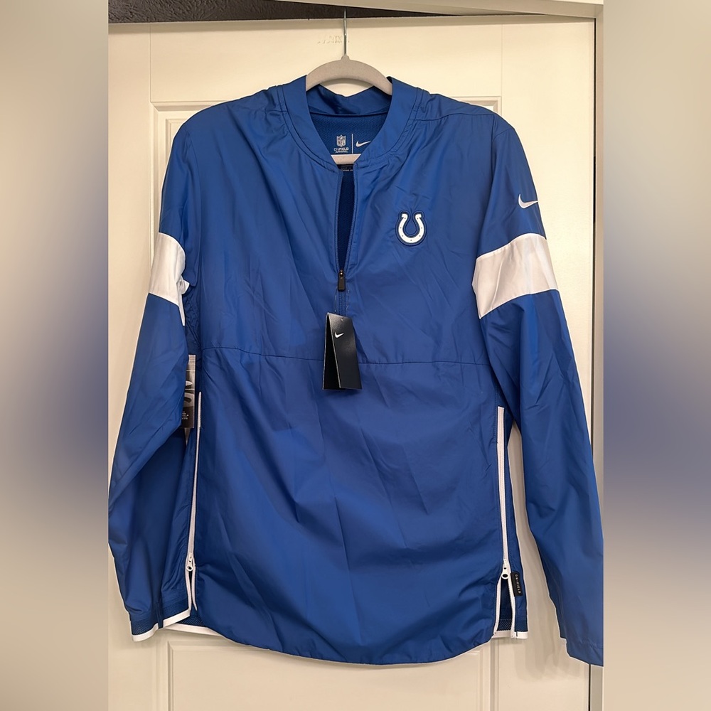 Licensed Nike NFL Colts windbreaker. Men’s size small